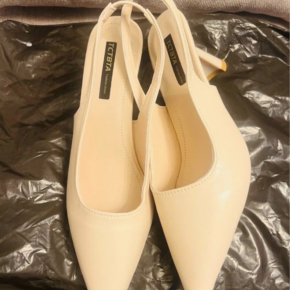 Heelys Women's Classic Cream Slingback Heels